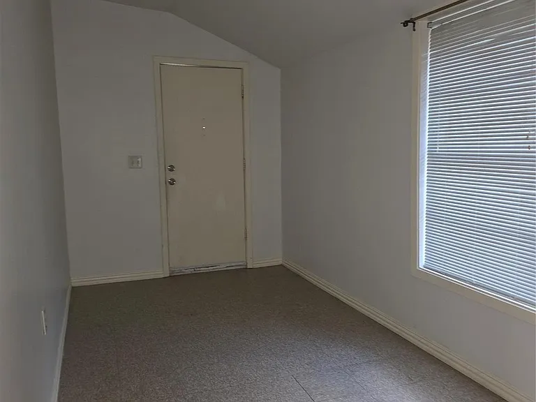 601A W Washington Ave #A — Photo 16