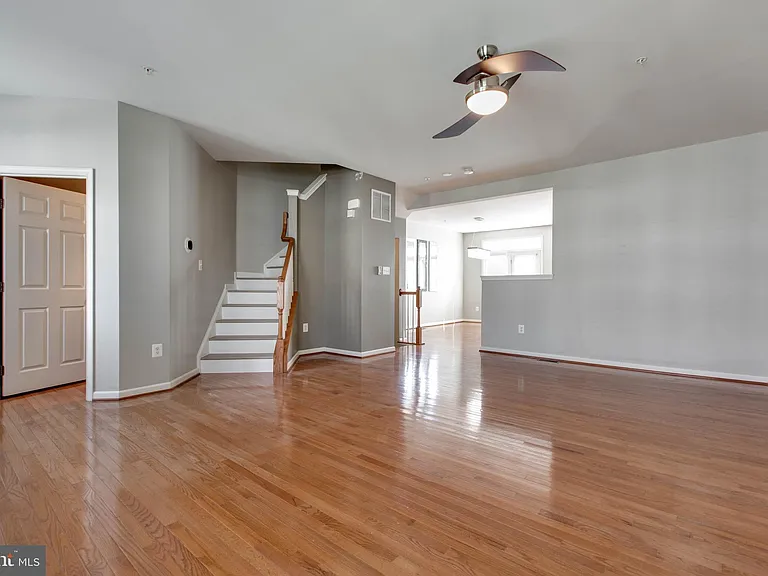 1739 Theale Way — Photo 16