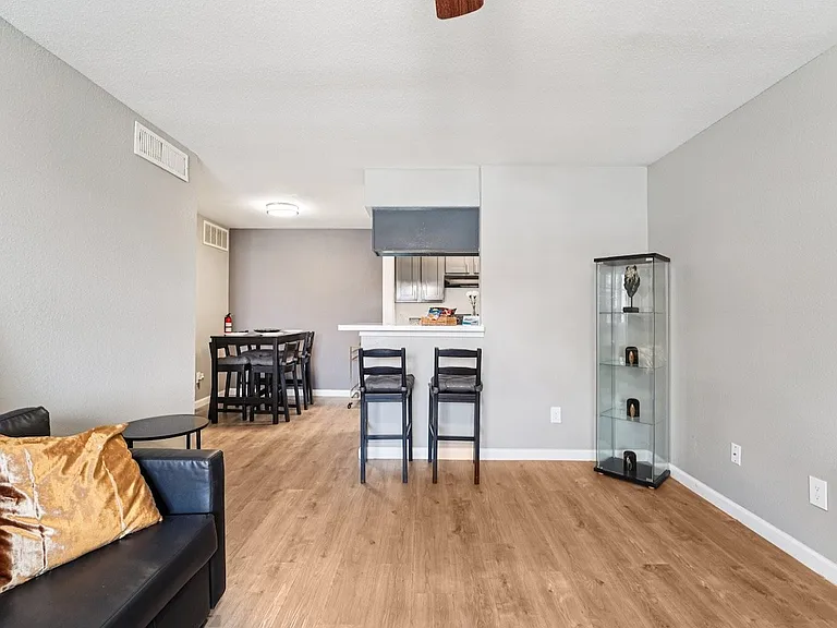 Crosby at Westchase Apartments — Photo 20
