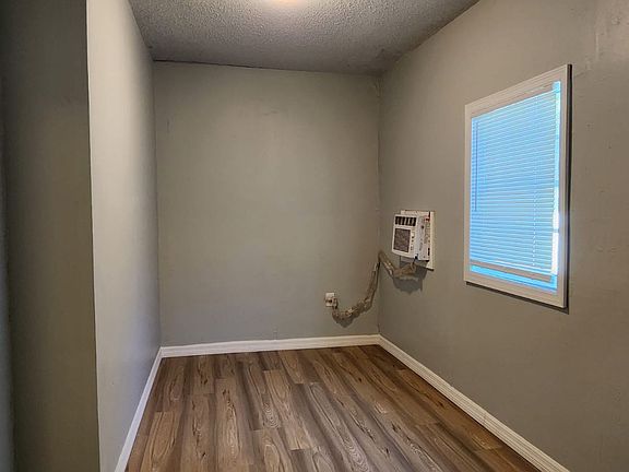 3rd image of 3214 E 10th Ave