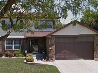 941 Cass Ln, Elk Grove Village, IL 60007