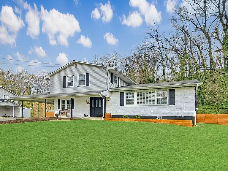 1904 Taylor Ave — Photo 2