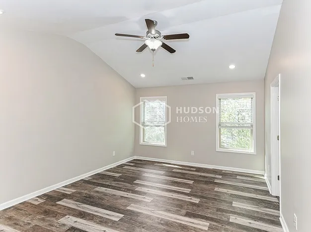 319 Lanier Ct — Photo 14