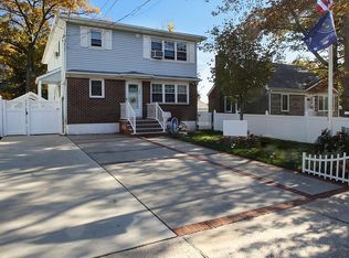 309 Giffords Ln, Staten Island, NY 10308