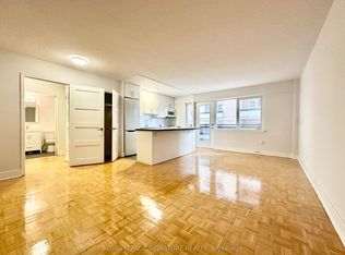 95 Lawton Blvd #207, Toronto, ON M4V 1Z8