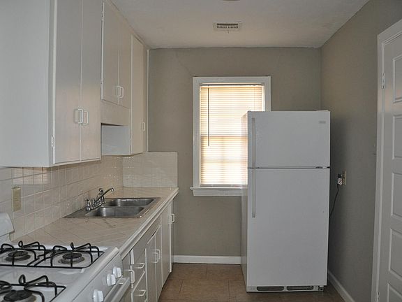 3rd image of 3833 NW 25th St