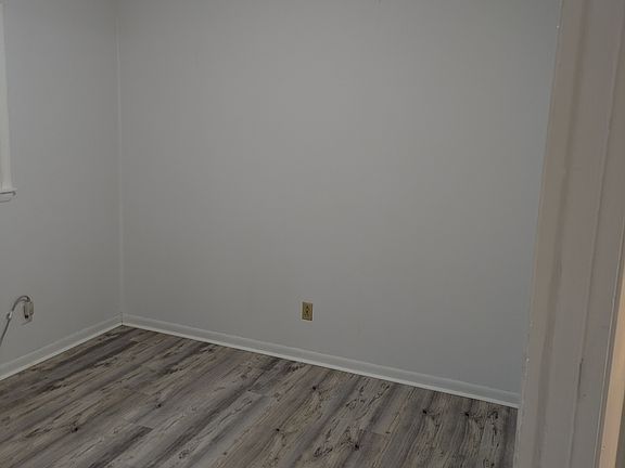 2nd image of 203 Forest Dr #8