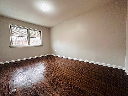 2nd image of 722 Soundview Ave Floor 3