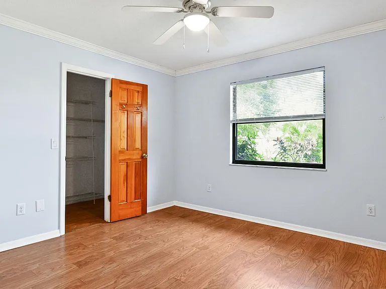 2374 SE Marseille St — Photo 15