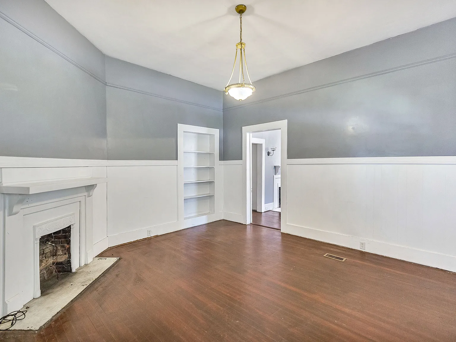 513 Creswell Ave — Photo 2