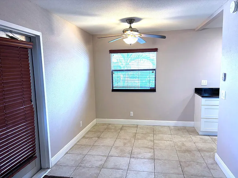 185 Valencia Dr #H — Photo 16