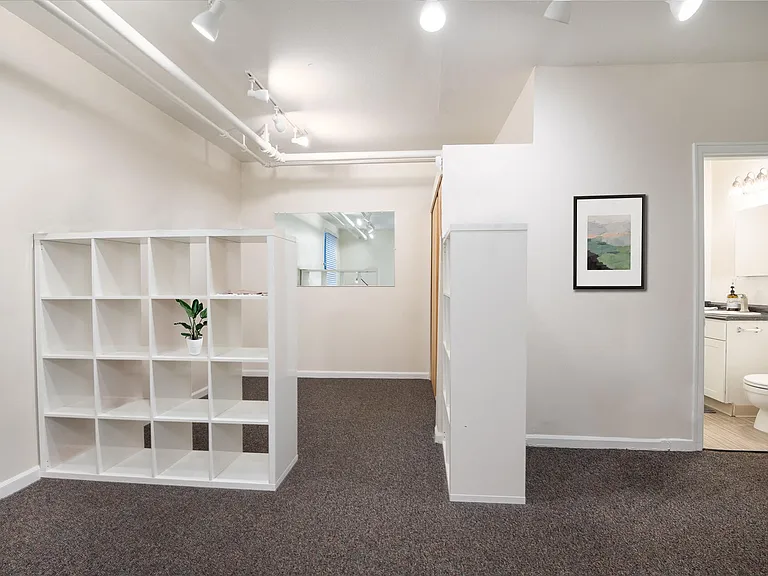 Palladian Apartments — Photo 18