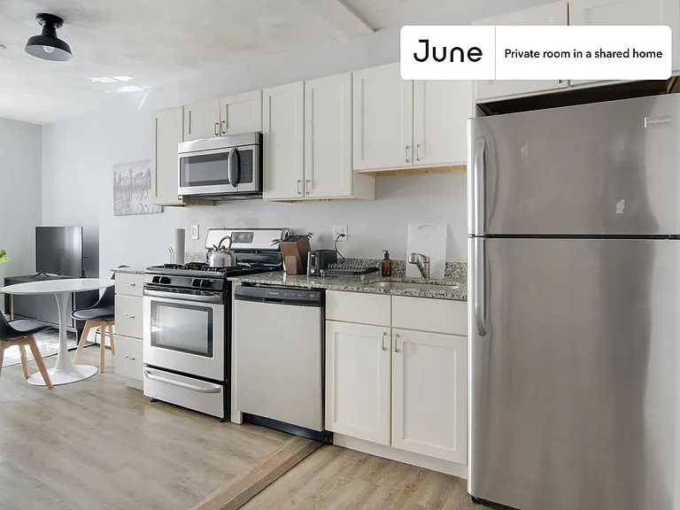 36 N Bennet St #A — Photo 7