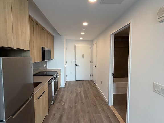 3rd image of 2455 3rd Ave APT 13A