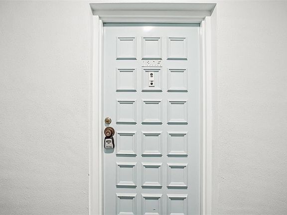 4th image of 2700 Bayshore Blvd APT 1305