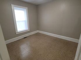 6 Chestnut St, Chicopee, MA
