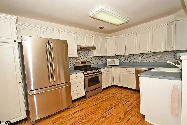 4 Prescott Ct — Photo 12