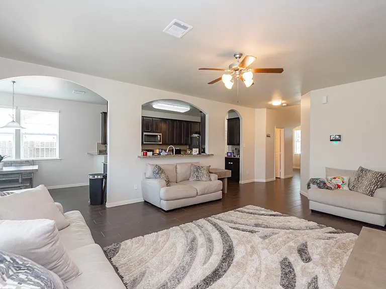 8311 Bay Oaks Dr — Photo 5
