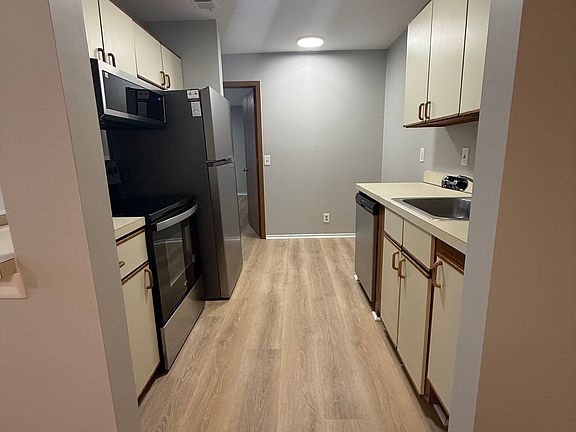 5th image of 819 Minnesota Dr APT 101