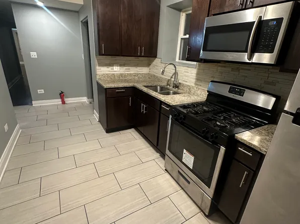 8053 S Champlain Ave #1, Chicago, IL 60619