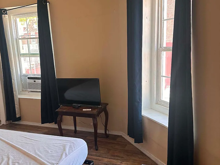 246 N Franklin St — Photo 4
