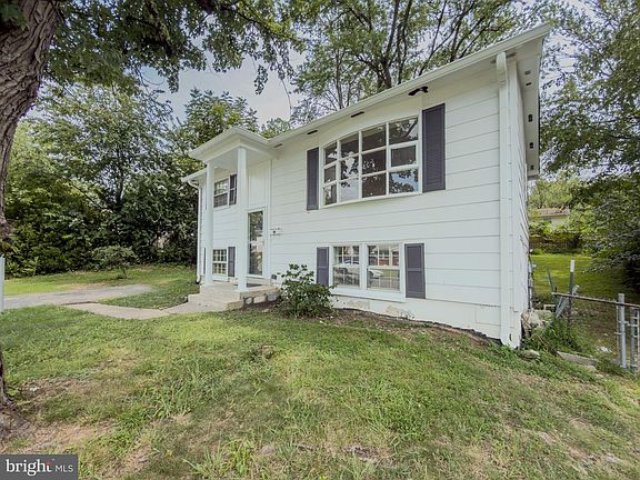 3rd image of 4509 Hamilton Dr