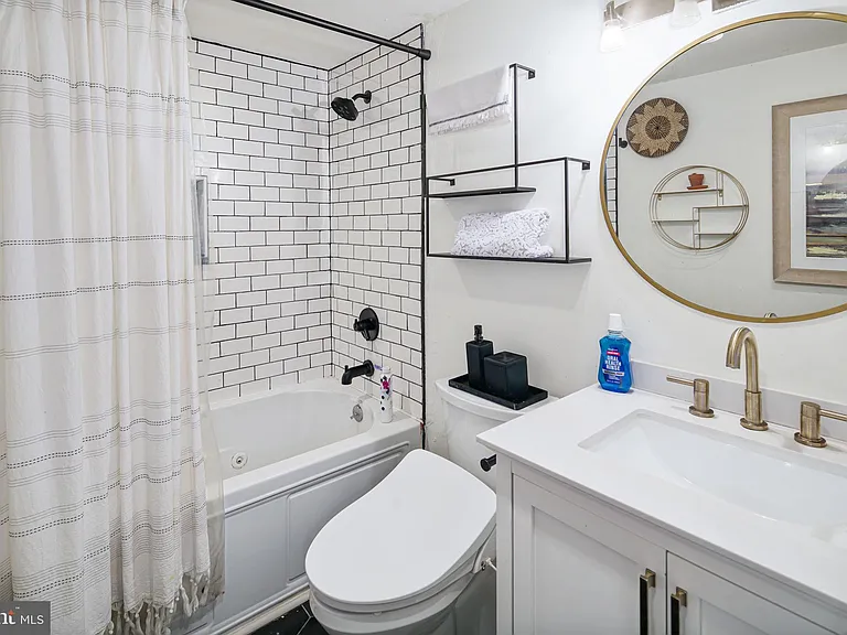 1514 Pine St #4F — Photo 12