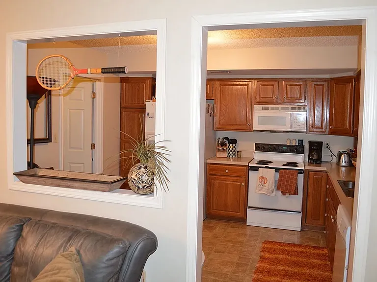 2000 Estella Dr — Photo 6