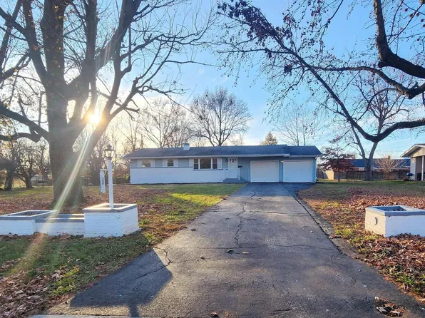 5 Cherry Dr, Mount Vernon, IL 62864