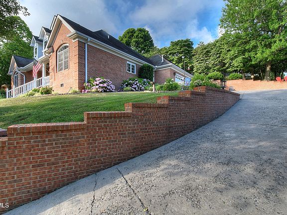 5th image of 3907 Wayland Blvd