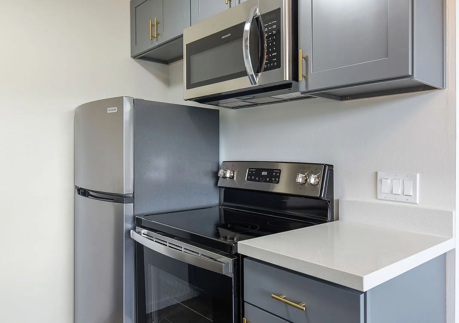 Barrett Apartments — Photo 3