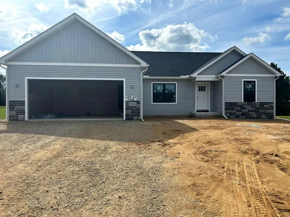 3200 Pender Ct, Adrian, MI 49221