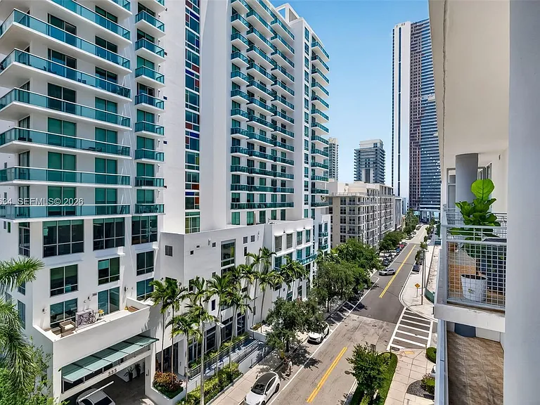 350 NE 24th St #609 — Photo 20