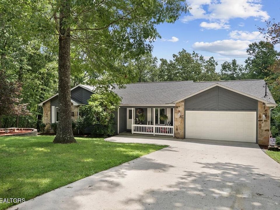 1st image of 159 Ivy Brook Ln