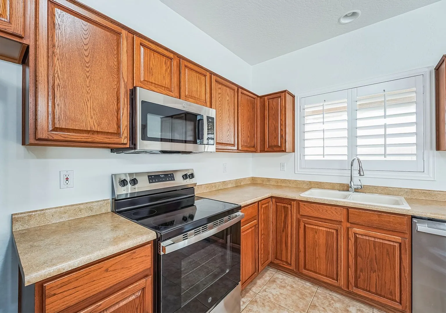 Spacious 4BR House in Gilbert — Photo 4