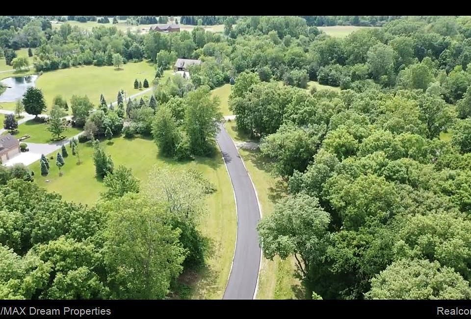 9525 Hickory Ridge Ln, Northville, MI 48167 Zillow