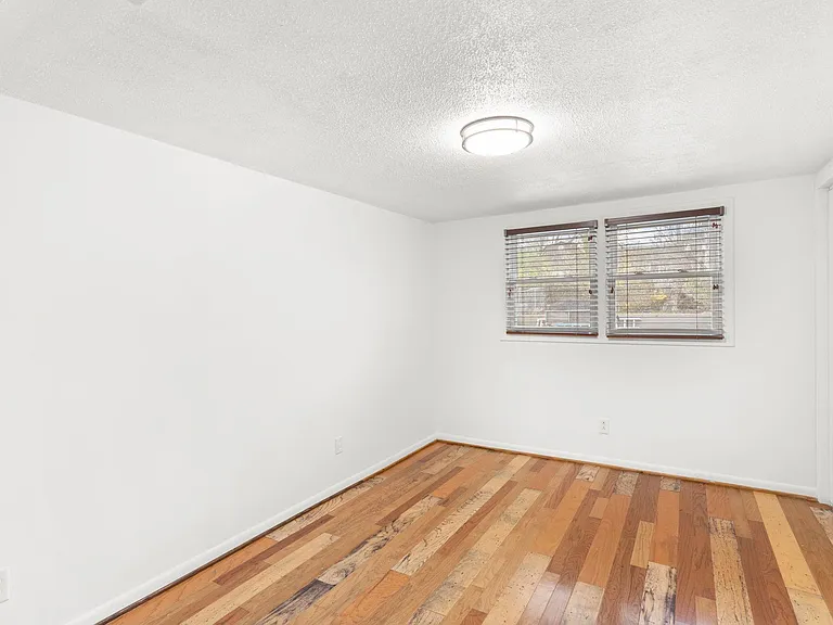 613 Nashua Ln — Photo 17