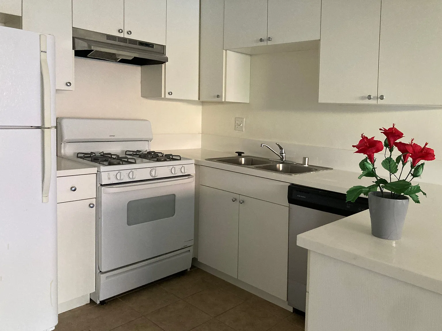 1 bed, 670 sqft, $2,465 — Photo 4