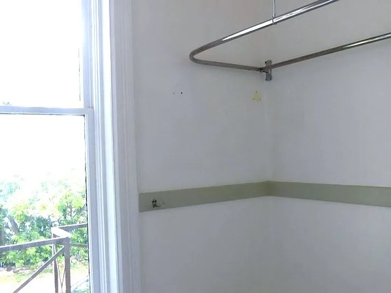 312 Clarke St — Photo 10