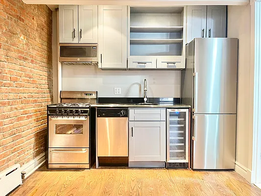 Rented by Century 21 Premier  | media 6