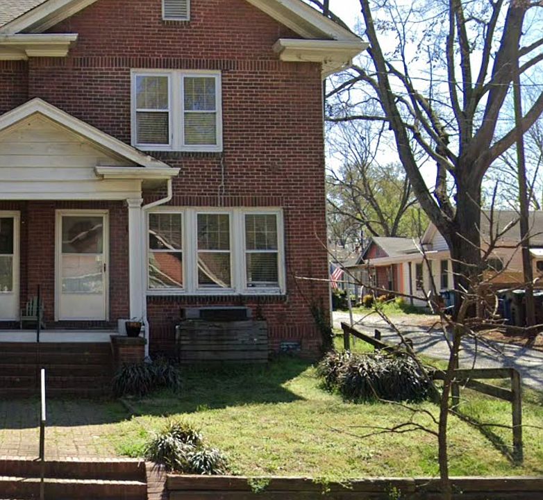 This is the end unit in 4-townhome building.