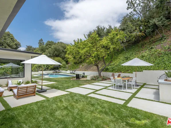 3218 Fond Dr, Encino, CA 91436