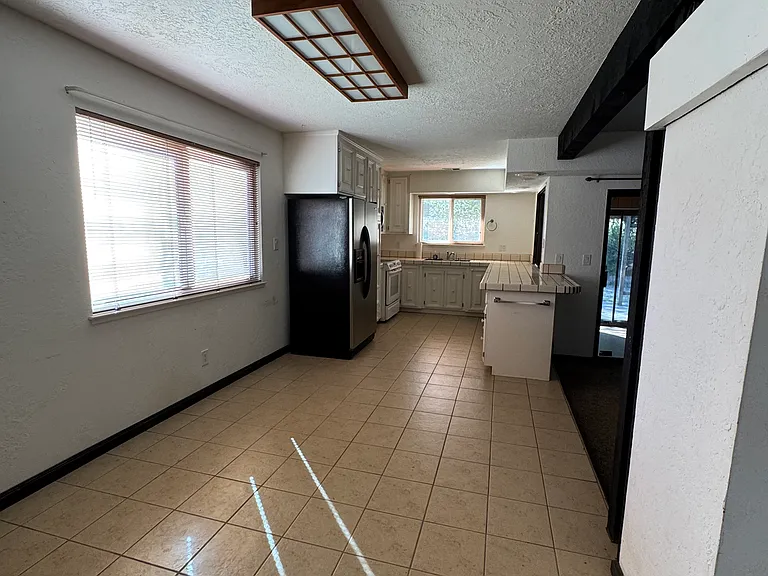 7860 Hill Rd — Photo 18
