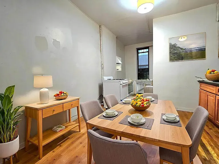 1356 Willoughby Ave #2L — Photo 4