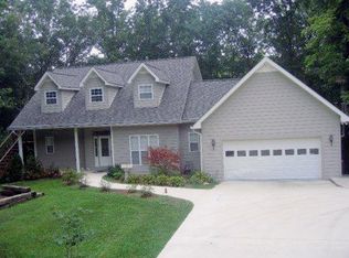 469 E Cove Rd, Monterey, TN 38574