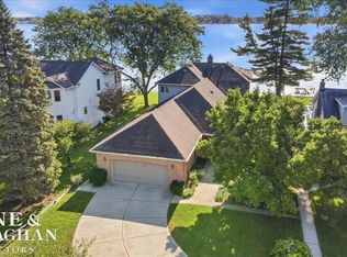 6901 S River Rd, Marine City, MI 48039