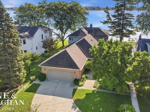 6901 S River Rd, Marine City, MI 48039