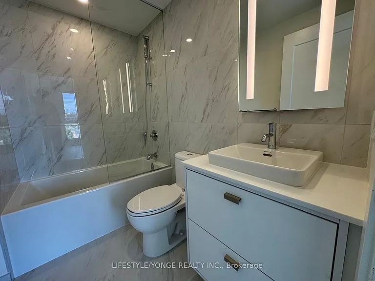 858 Dupont St #817 — Photo 10