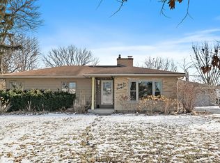 4621 Yender Ave, Lisle, IL 60532