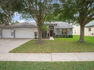2922 Starmount Dr, Valrico, FL 33596